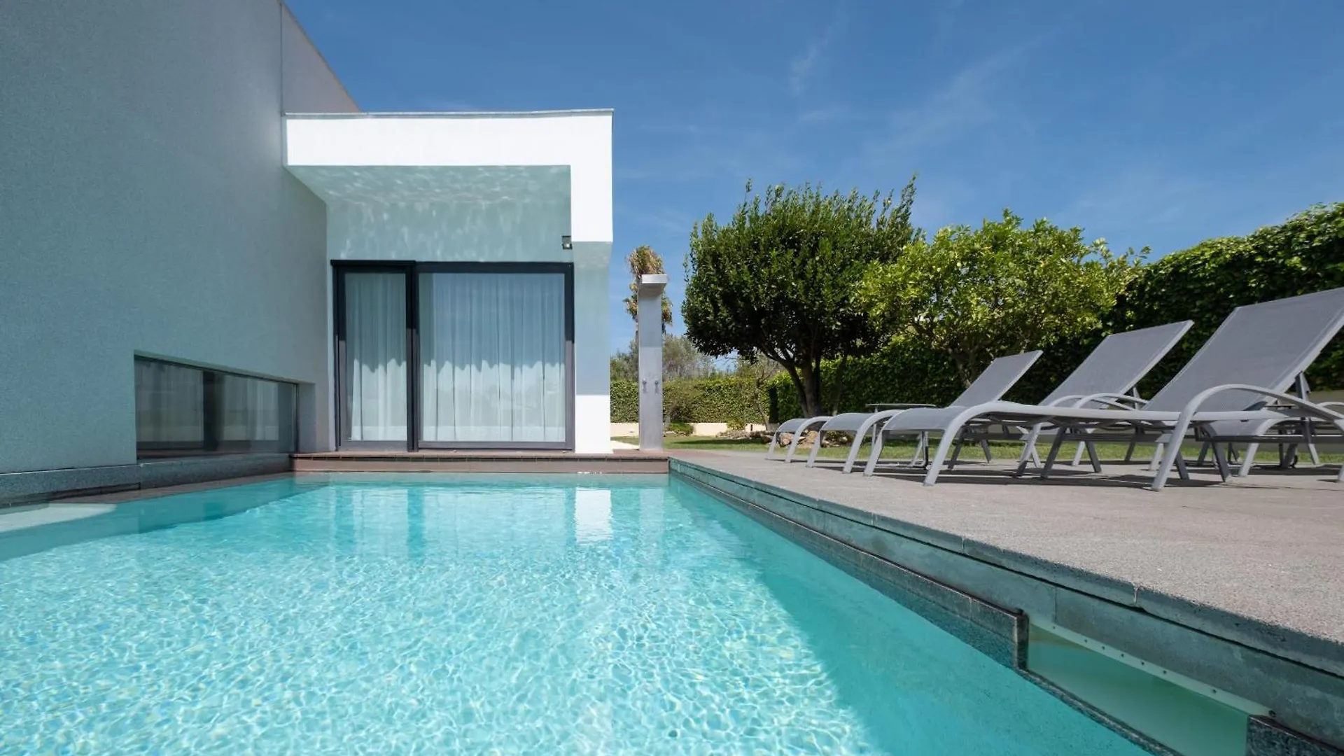 Bela Vista Da Luz 17 By Destination Algarve Villa