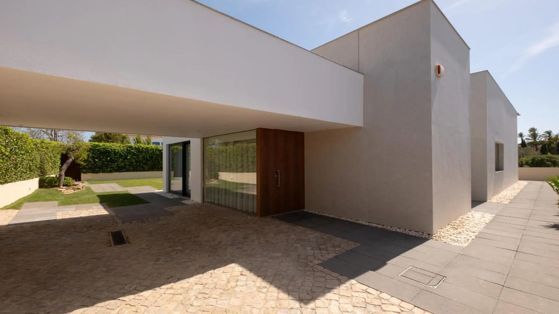Bela Vista Da Luz 17 By Destination Algarve Villa