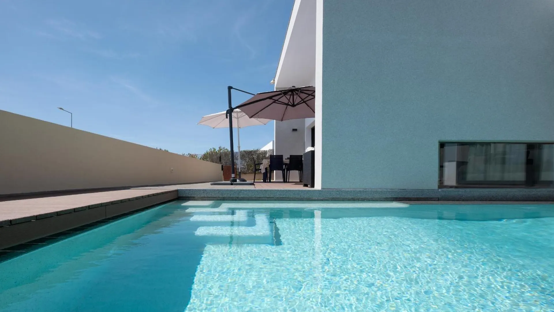 Bela Vista Da Luz 17 By Destination Algarve Villa