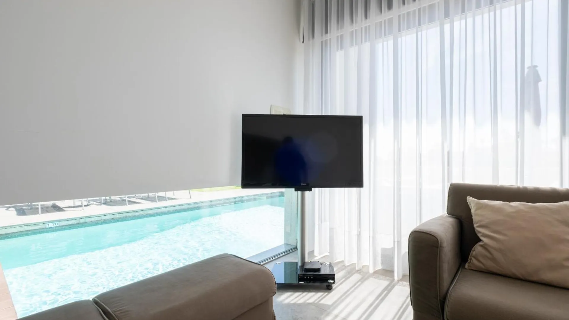Bela Vista Da Luz 17 By Destination Algarve Villa